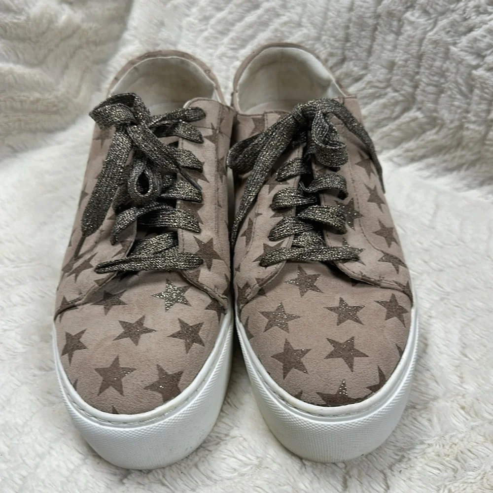 KENNETH COLE REACTION blush & bronze star Sneakers, Metallic Bronze Laces, 9.5M